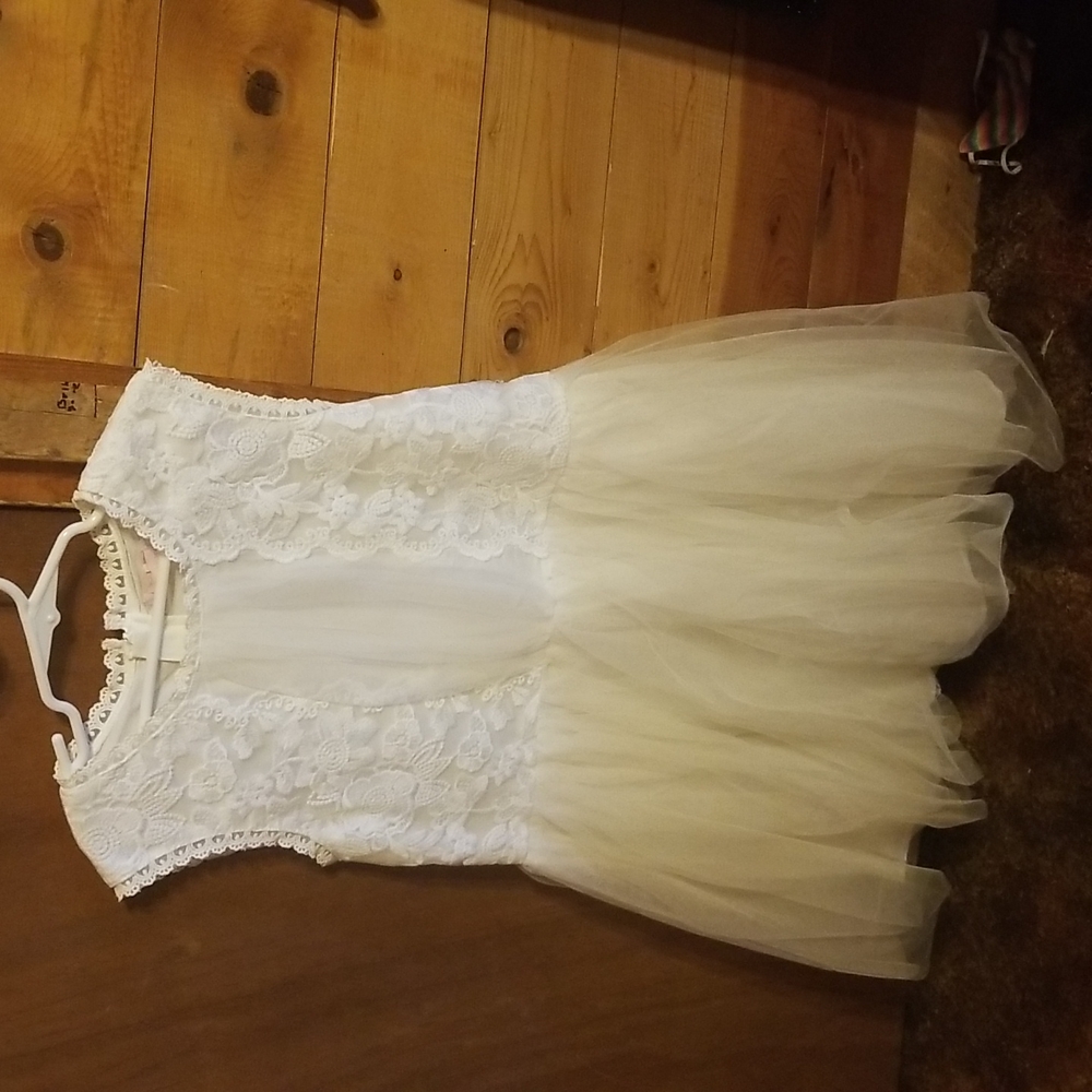 Antoska, size 14 (childrens). White